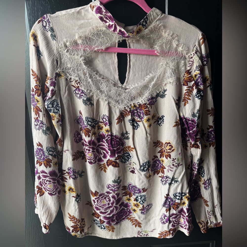 Gypsies and Moondust Lace Keyhole Women’s blouse